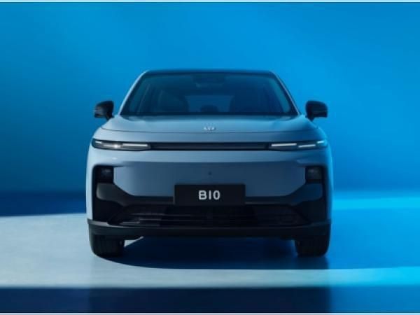 Neu Leapmotor B10 160 kW (218 PS) 2025 Blau (starry night blue) SUV