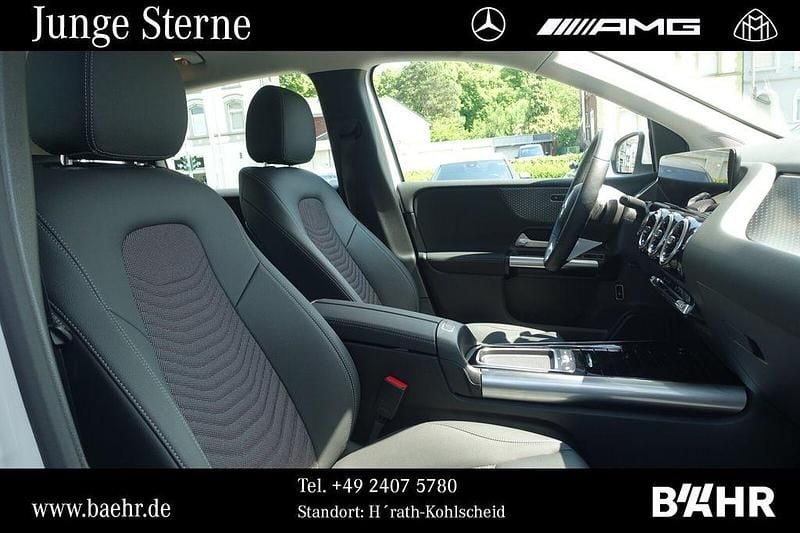 Gebraucht Mercedes B200 Progressive 163 PS (119 kW) 2024 Unilack polarweiß Van / Kleinbus