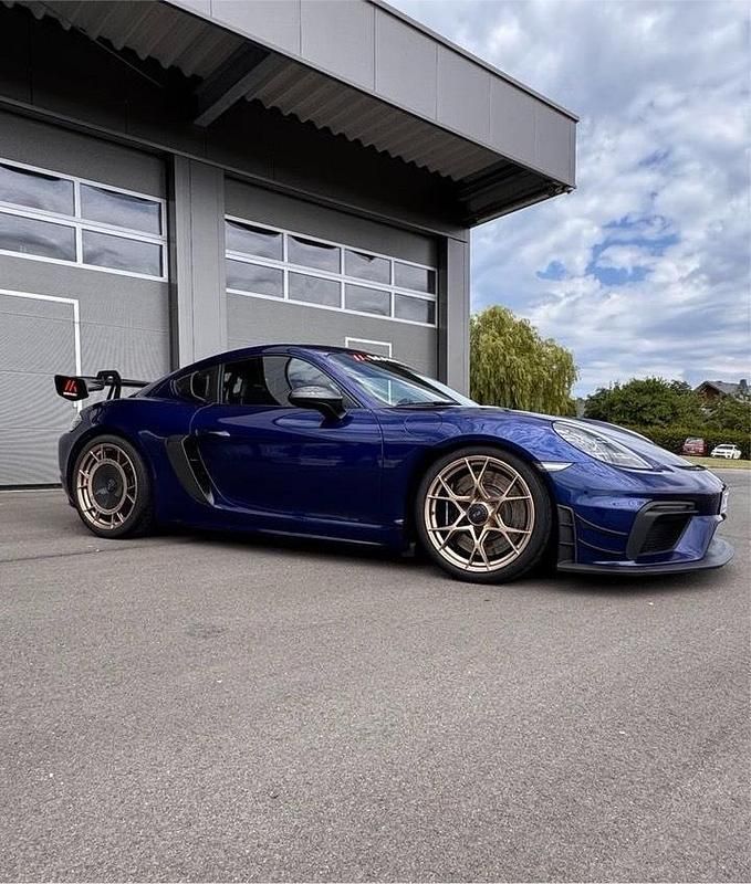 Blau Gebraucht 2023 Porsche Cayman Performance Package Coupé | 182.000 € (Fairer Preis) - Bild 1/4