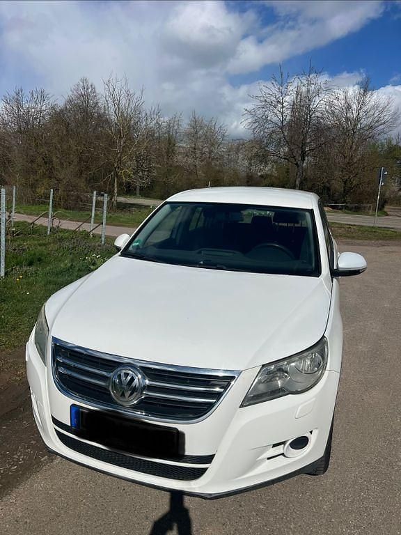 Gebraucht VW Tiguan 140 PS (102 kW) 2009 Weiß SUV