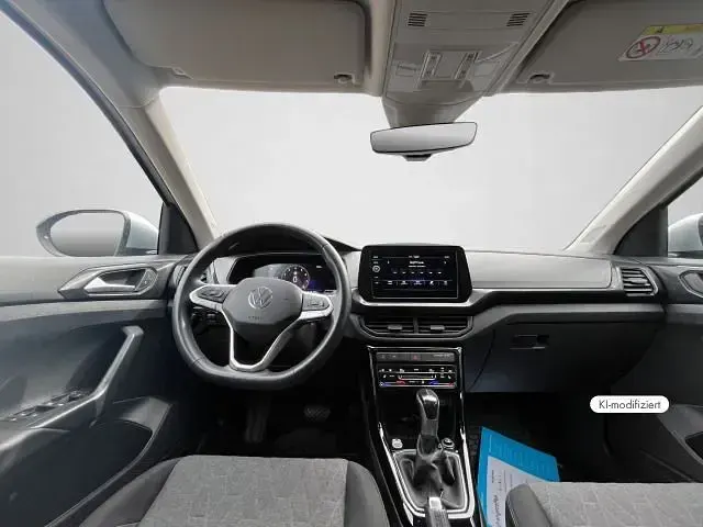 Gebraucht VW T-Cross Life 116 PS (85 kW) 2025 Reflexsilber metallic (metallic) SUV