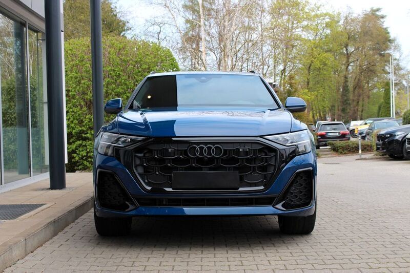 Gebraucht Audi Q8 S-line plus 286 PS (210 kW) 2024 Blau SUV
