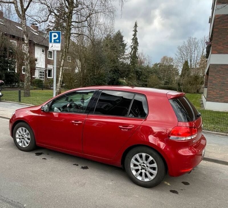 Second-hand VW Golf VI 105 CP (77 kW) 2011 Roșu Hatchback