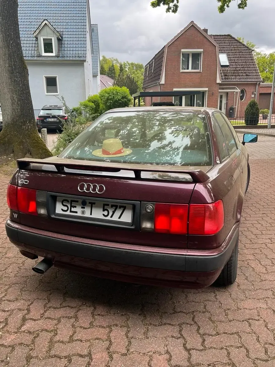 Używany Audi 80 90 KM (66 kW) 1994 Czerwony Sedan/Limuzyna
