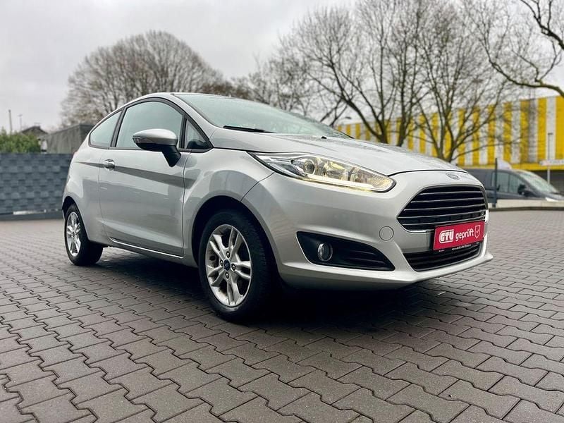Gebraucht Ford Fiesta Trend 80 PS (58 kW) 2015 Silber Kleinwagen