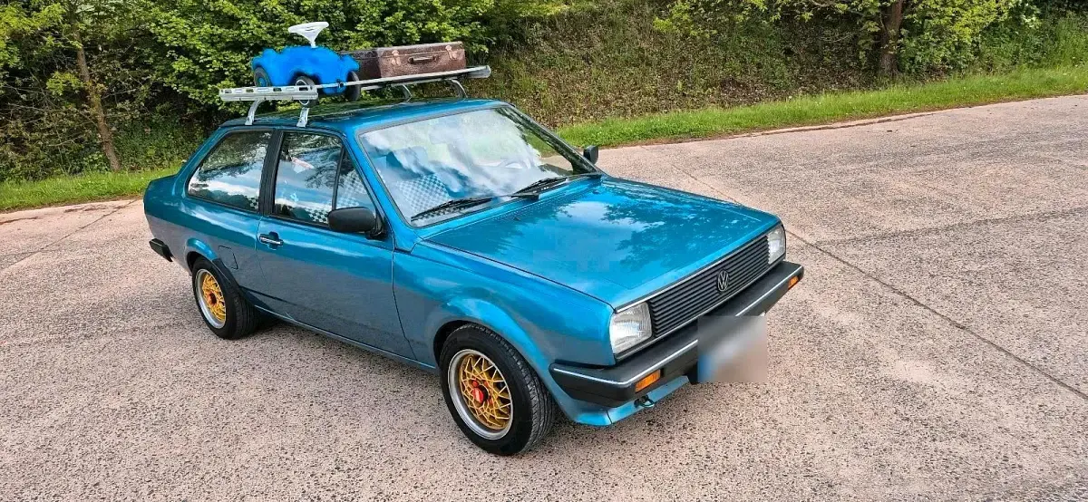 Używany VW Derby 40 KM (29 kW) 1982 Niebieski Sedan/Limuzyna