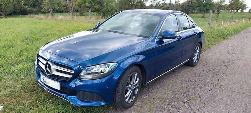 Blau Gebraucht 2017 Mercedes C180 Avantgarde Limousine | 19.500 € (Superpreis) - Bild 1/4