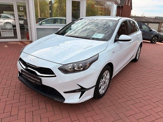 Gebraucht Kia Ceed Vision 140 PS (102 kW) 2025 Weiß Kleinwagen