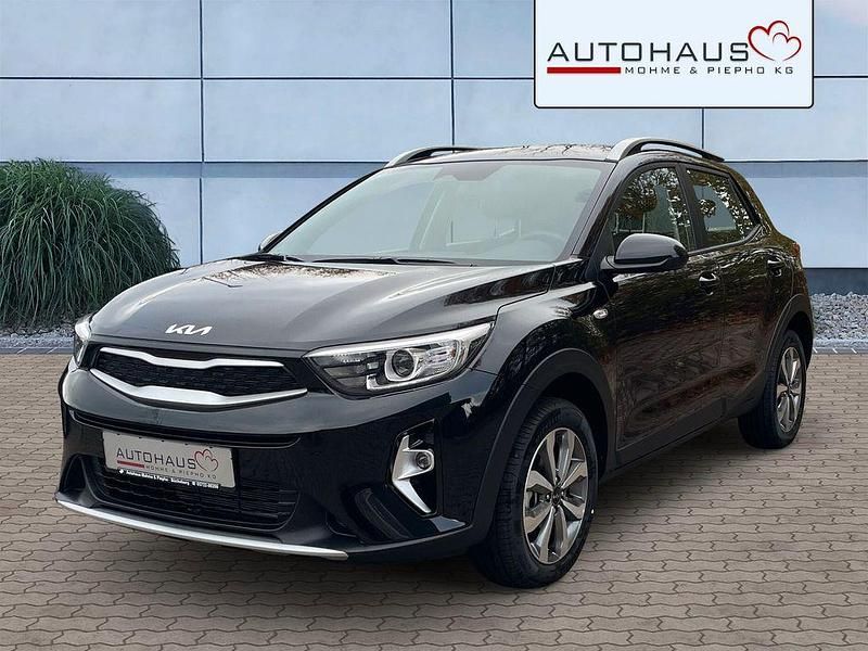 Neu Kia Stonic Vision 84 PS (61 kW) 2025 Schwarz SUV