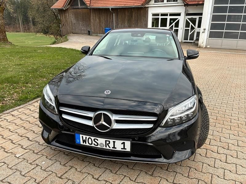 Gebraucht Mercedes C300 245 PS (180 kW) 2019 Schwarz Limousine