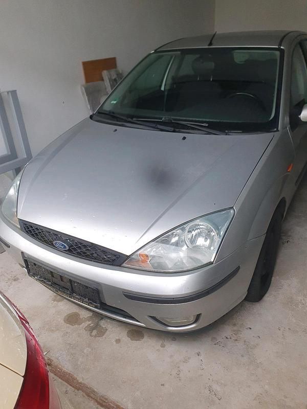 Grau Gebraucht 2005 Ford Focus Kleinwagen | 590 € (Superpreis) - Bild 1/1