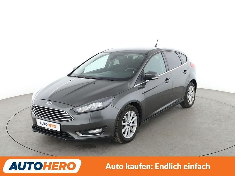Grau Gebraucht 2017 Ford Focus Titanium Limousine | 10.150 € (Etwas zu teuer) - Bild 1/3