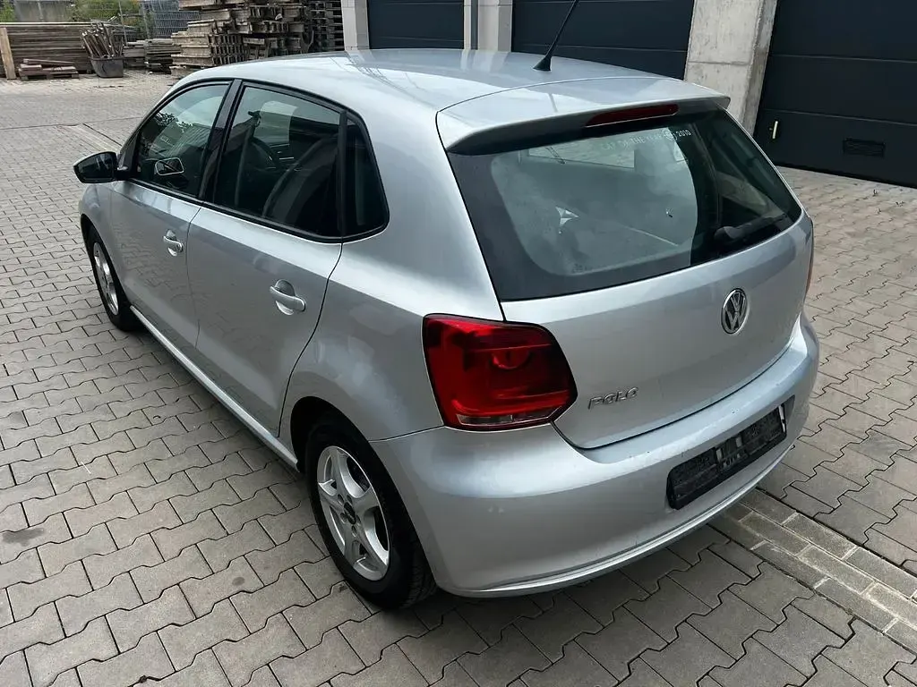 Gebraucht VW Polo 69 PS (50 kW) 2011 Silber Kleinwagen