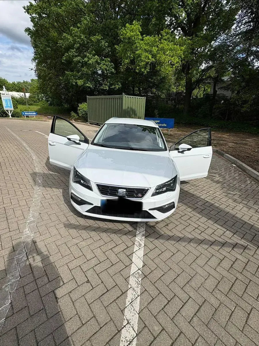 Używany Seat Leon FR 150 KM (110 kW) 2020 Biały Kombi