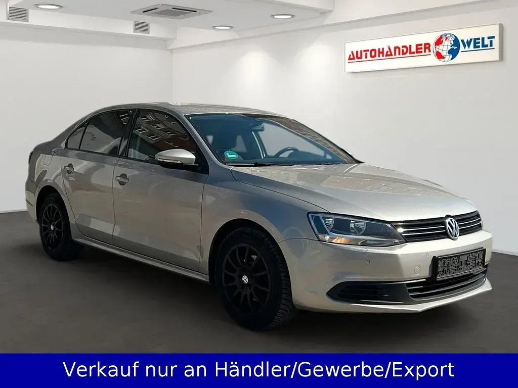 Usado VW Jetta 105 HP (77 kW) 2012 Prateado Sedan