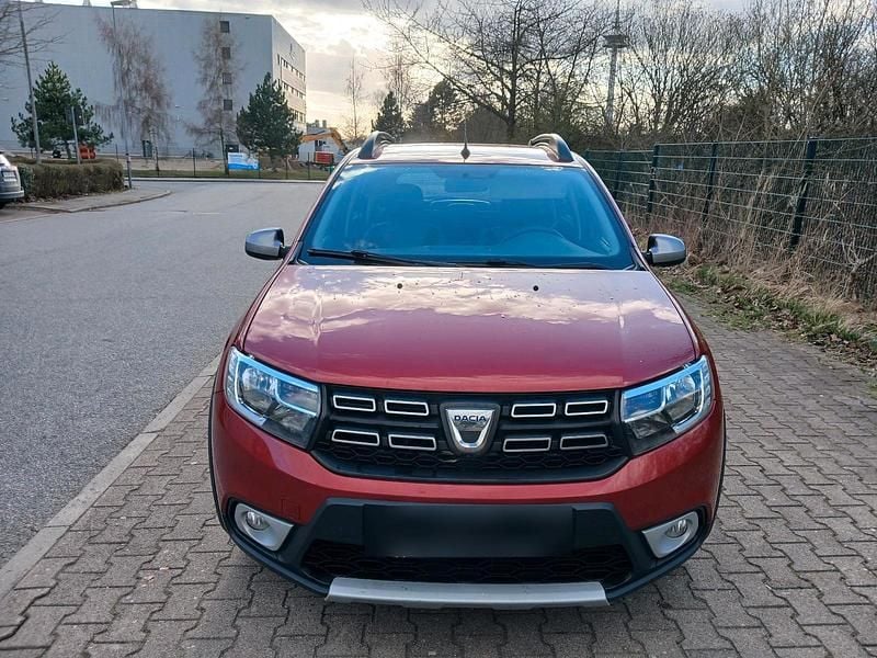 Gebraucht Dacia Sandero Stepway 90 PS (66 kW) 2019 Rot Limousine
