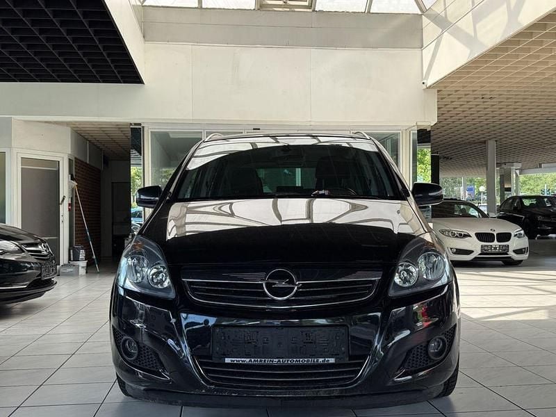 Schwarz Gebraucht 2011 Opel Zafira Innovation Van / Kleinbus | 4.400 € (Guter Preis) - Bild 1/4