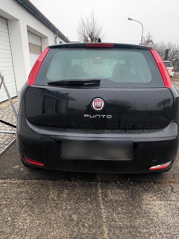 Gebraucht Fiat Punto 69 PS (50 kW) 2015 Schwarz Kleinwagen