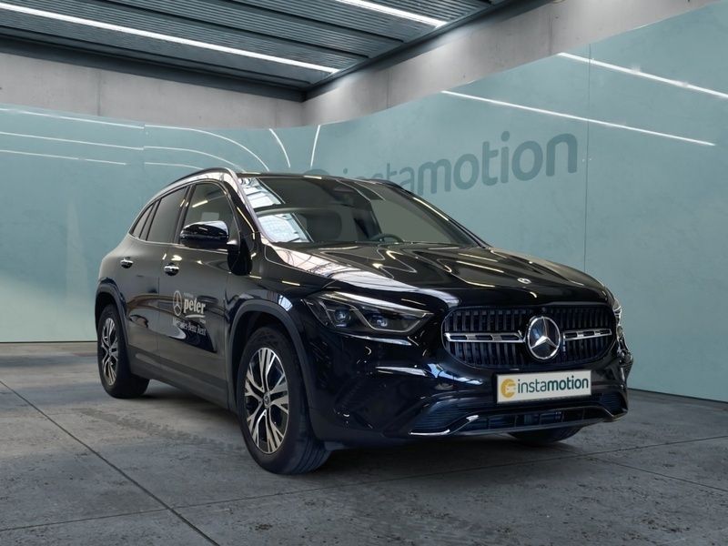 Schwarz Gebraucht 2024 Mercedes GLA200 Progressive SUV | 42.940 € (Fairer Preis) - Bild 1/4
