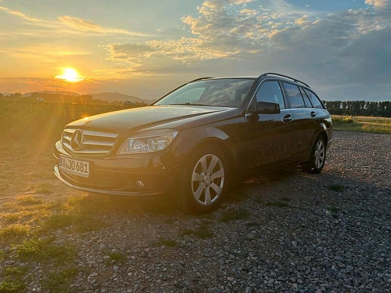 Schwarz Gebraucht 2009 Mercedes C200 Kombi | 3.333 € - Bild 1/4