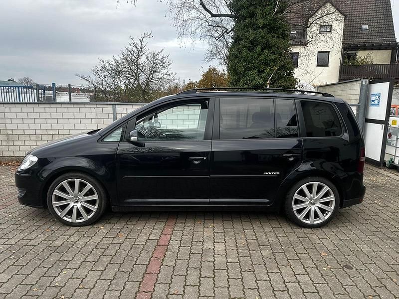 Schwarz Gebraucht 2009 VW Touran United Van / Kleinbus | 4.800 € (Fairer Preis) - Bild 1/4