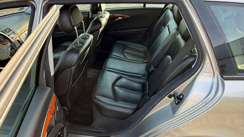 Gebraucht Mercedes E280 177 PS (130 kW) 2005 Silber Kombi