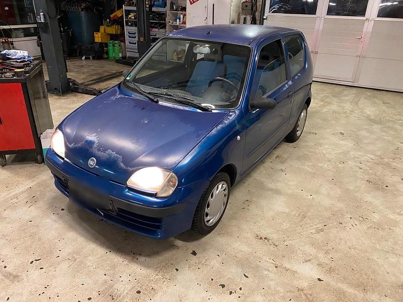 Blau Gebraucht 2002 Fiat Seicento Kleinwagen | 850 € (Guter Preis) - Bild 1/4