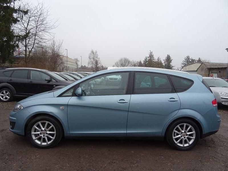 Gebraucht Seat Altea XL Stylance 160 PS (117 kW) 2010 Blau Van / Kleinbus