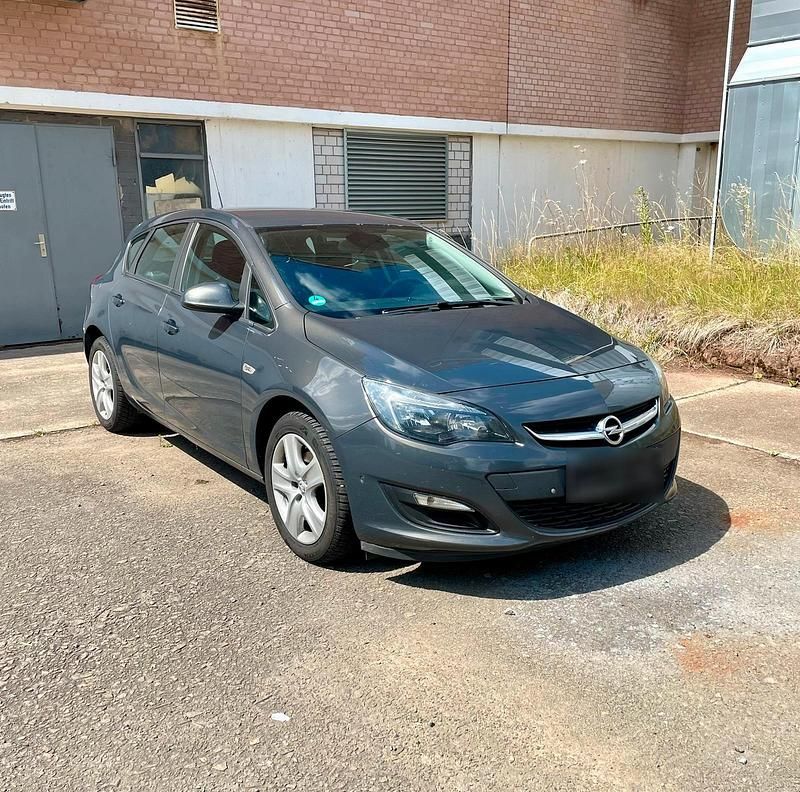 Gebraucht Opel Astra 110 PS (80 kW) 2014 Grau Limousine