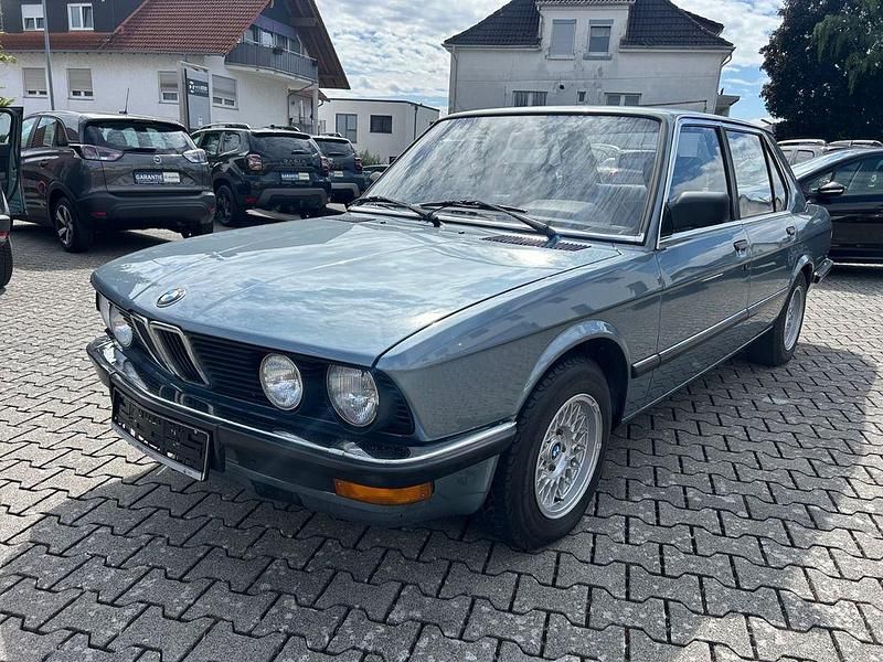 Gebraucht BMW 525 129 PS (94 kW) 1987 Blau Limousine