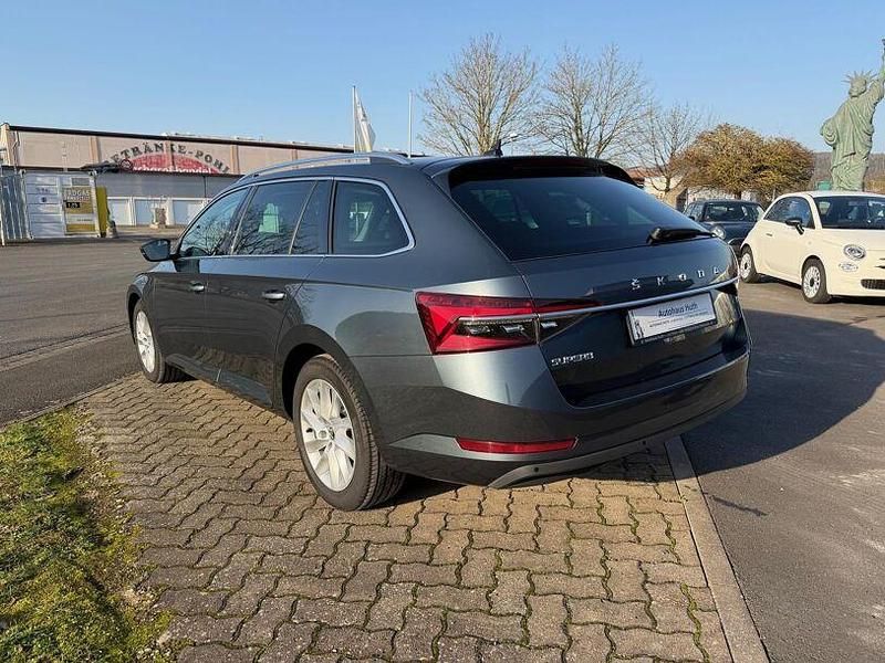 Gebraucht Skoda Superb Style 150 PS (110 kW) 2021 Quarzgrau metallic Kombi