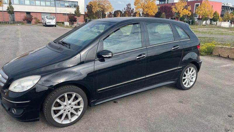 Schwarz Gebraucht 2005 Mercedes B170 Van / Kleinbus | 2.300 € (Etwas zu teuer) - Bild 1/4