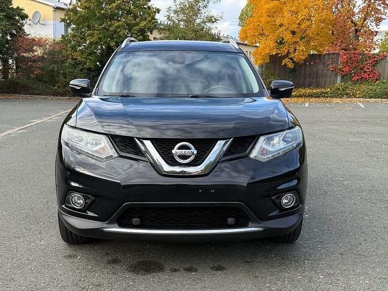 Schwarz Gebraucht 2016 Nissan X-Trail Tekna SUV | 9.800 € (Fairer Preis) - Bild 1/4