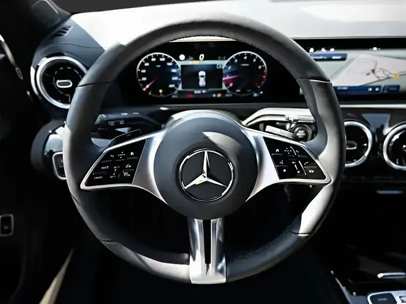 Gebraucht Mercedes CLA180 Shooting Brake Progressive 2024 Weiss Kombi