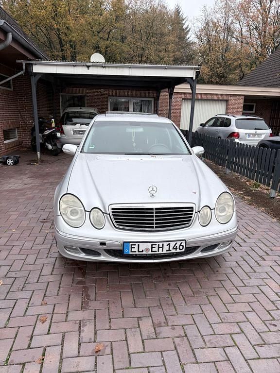 Gebraucht Mercedes E270 Avantgarde 177 PS (130 kW) 2002 Silber Limousine