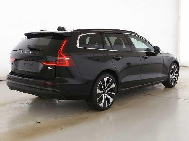 Gebraucht Volvo V60 145 PS (106 kW) 2024 Kombi
