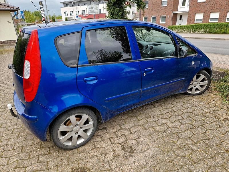 Usata Mitsubishi Colt 2006 Blu Utilitaria