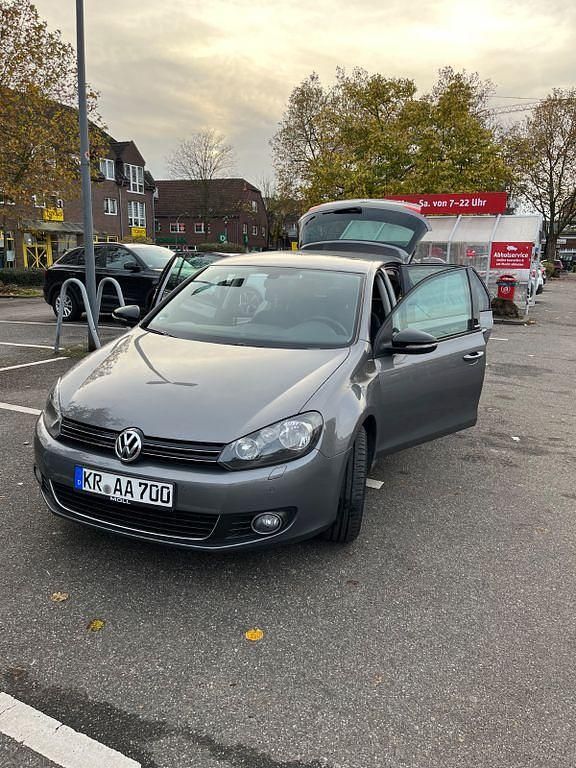 Grau Gebraucht 2012 VW Golf VII Style Limousine | 7.900 € (Guter Preis) - Bild 1/4