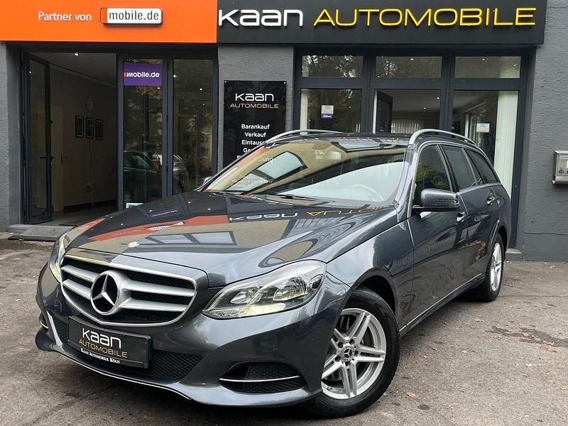 Tenoritgrau Gebraucht 2015 Mercedes E250 Avantgarde Kombi | 11.499 € (Superpreis) - Bild 1/4