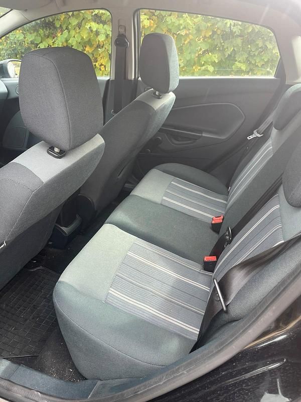 Gebraucht Ford Fiesta Trend 82 PS (60 kW) 2010 Schwarz Kleinwagen