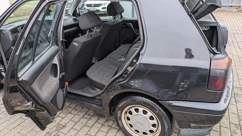 Gebraucht VW Golf III Family 75 PS (55 kW) 1997 Schwarz Limousine