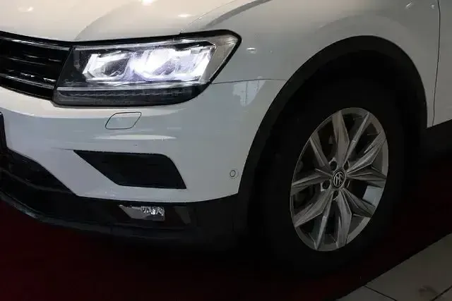 Gebraucht VW Tiguan Comfortline 190 PS (139 kW) 2020 Pure white SUV
