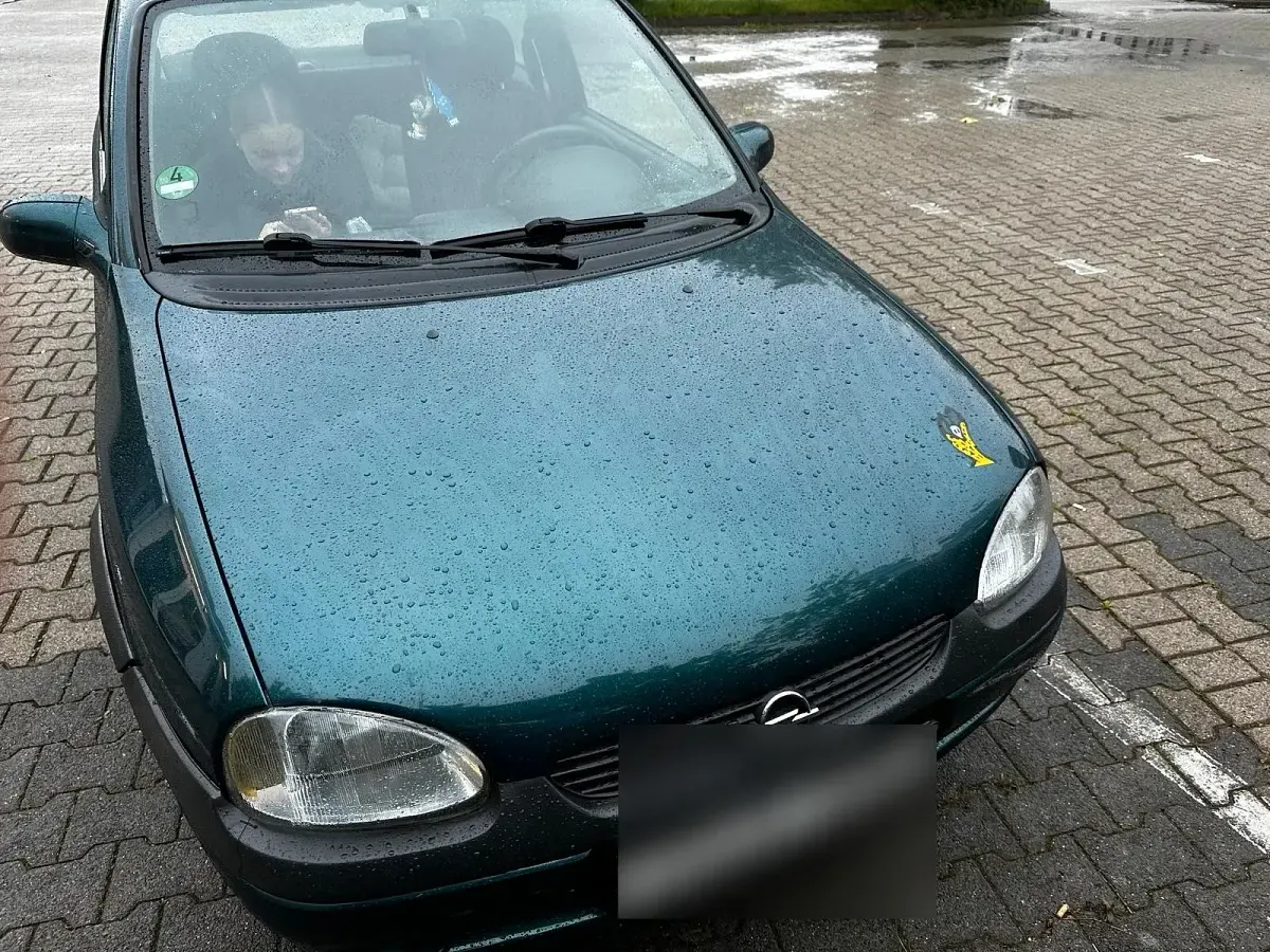 Używany Opel Corsa 45 KM (33 kW) 1997 Zielony Hatchback