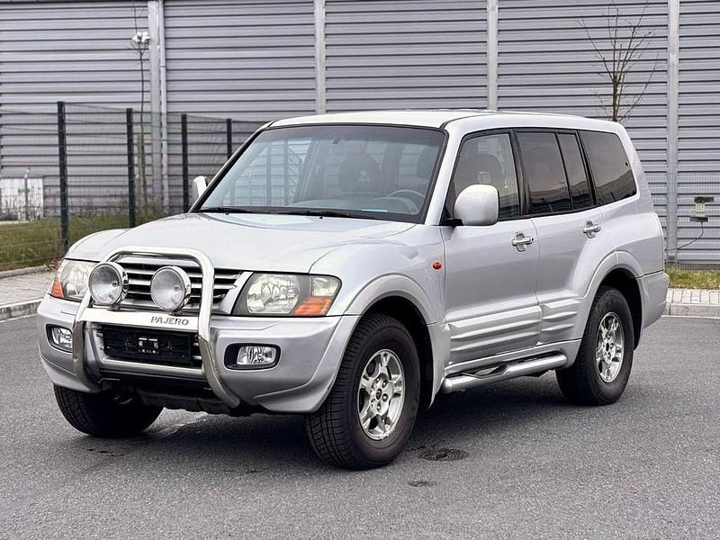Silber Gebraucht 2002 Mitsubishi Pajero SUV | 7.999 € (Teuer) - Bild 1/4