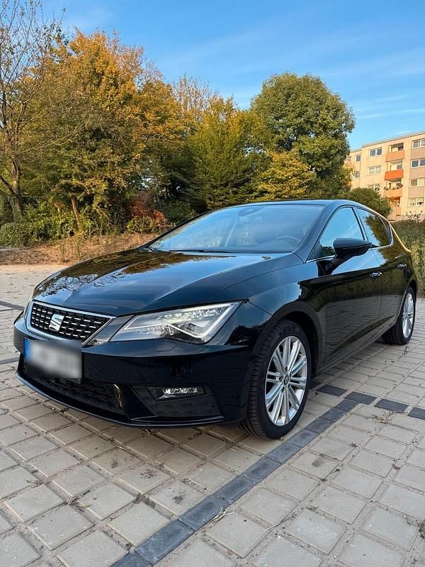 Schwarz Gebraucht 2019 Seat Leon XCELLENCE Limousine | 12.990 € (Fairer Preis) - Bild 1/4