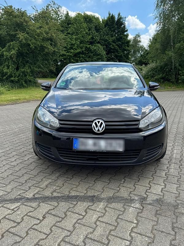 Schwarz Gebraucht 2010 VW Golf VI Trendline Kleinwagen | 3.200 € (Guter Preis) - Bild 1/4