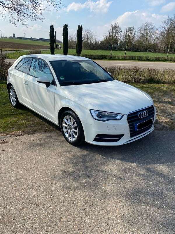 Weiß Gebraucht 2013 Audi A3 Attraction Limousine | 10.500 € (Fairer Preis) - Bild 1/4