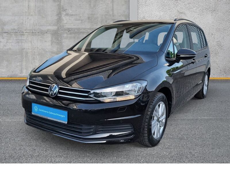 Gebraucht VW Touran Comfortline 150 PS (110 kW) 2024 Außenfarbe: Van / Kleinbus