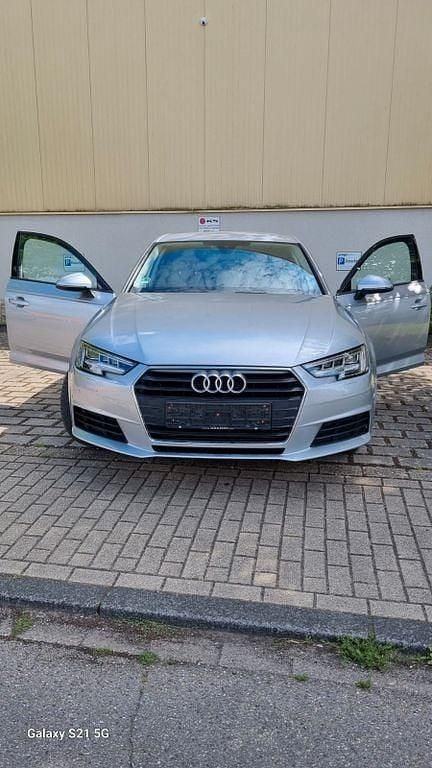 Silber Gebraucht 2019 Audi A4 Basis Limousine | 19.500 € (Fairer Preis) - Bild 1/4