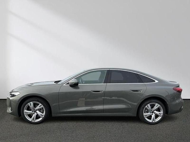Gebraucht Audi A5 Sport 150 PS (110 kW) 2025 Grau Limousine